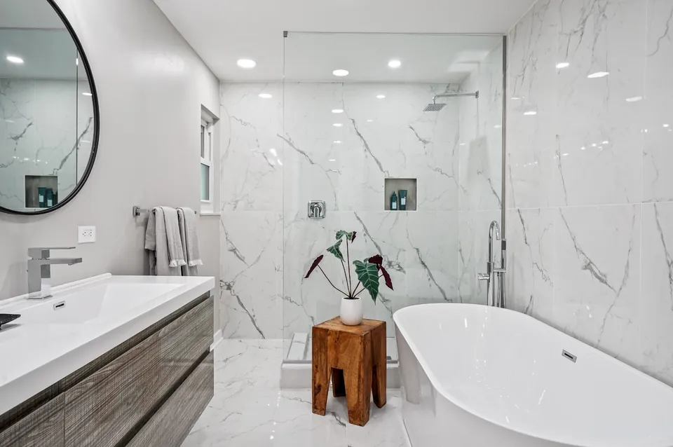 Bathrooms remodeling by Gentry