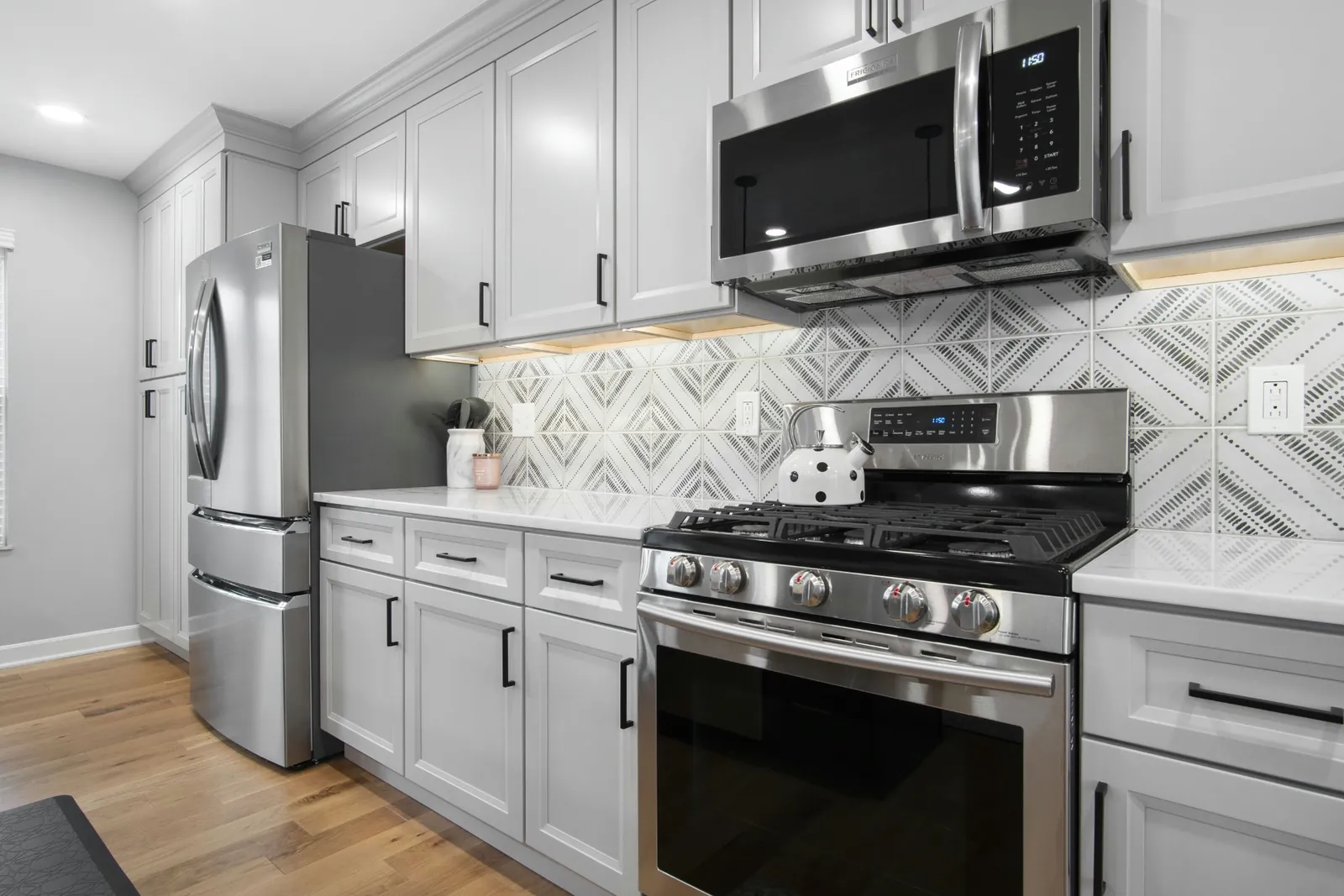 Contemporary Mono Chrome Transition, Kitchen remodel in Columbus, Ohio, photo 2